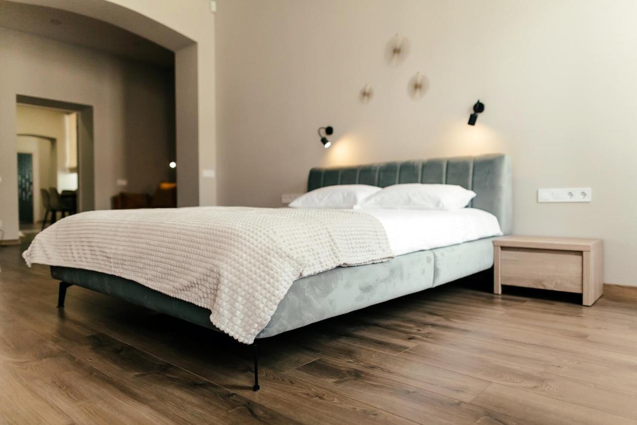 Lara Apartament 3 Lejlighed Lviv Eksteriør billede